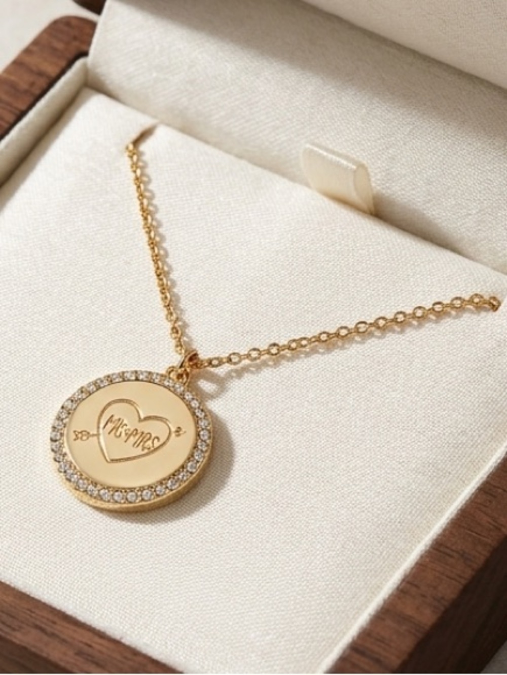 Kate Spade ✨ Gold Pavé Heart ✨ Crystal Halo ✨Mr & Mrs✨ Round Pendant Necklace✨